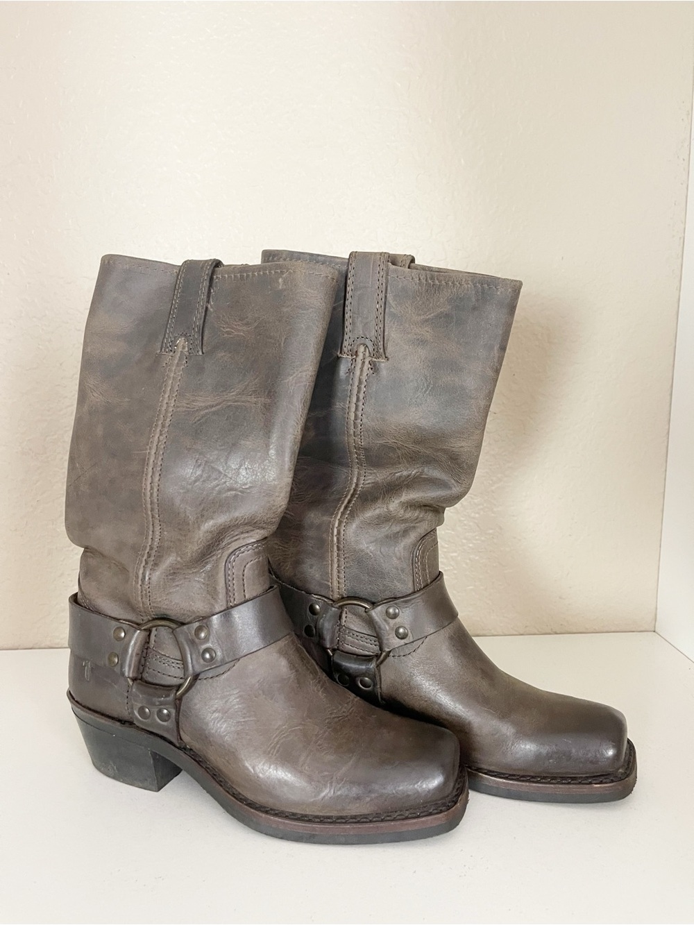 Frye Harness 12R combat square toe moto Biker Boot 77300 in smoke gray brown. 6 - Picture 10 of 15